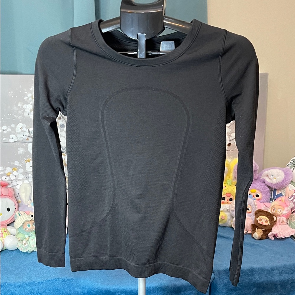 Lululemon black swiftly